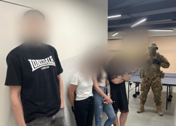 Кіберполіція припинила діяльність шахрайських саll-центрів у Миколаєві, Одесі, Дніпрі та Кривому Розі. У Миколаєві організатора ще й затримали (ФОТО, ВІДЕО)