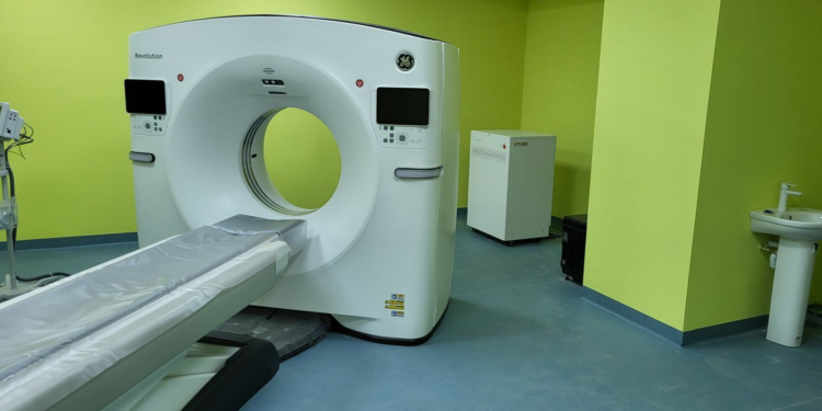 Завдяки МОЗ лікарня в Миколаєві отримала сучасний томограф – він змонтований, але поки не працює (ФОТО)