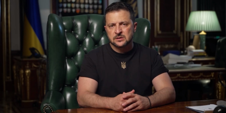Покровськ, деокупація Криму і нагороди найкращим воїнам-зв’язківцям: про що в своєму зверненні говорив Володимир Зеленський (ВІДЕО)