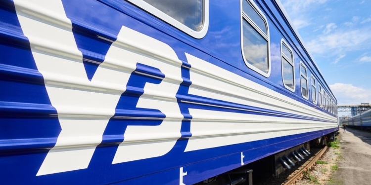 Укрзалізниця призначила додаткові поїзди Київ-Ужгород та Київ-Вінниця