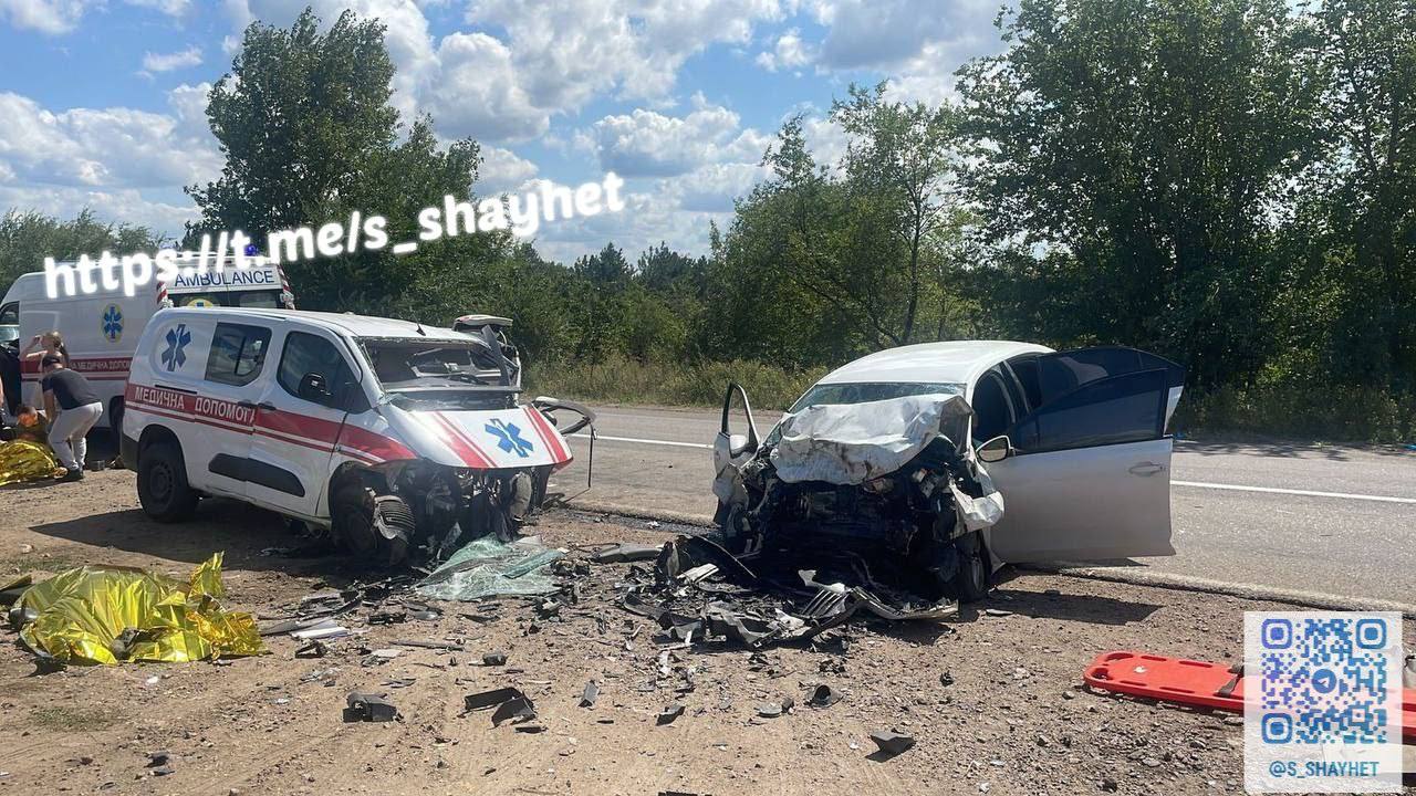 Жахлива ДТП на Миколаївщині зі «швидкою допомогою»: троє загиблих