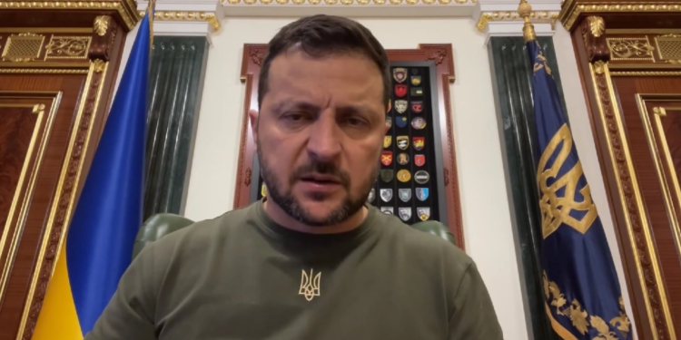 Зеленський провів засідання РНБО щодо перевірки військкоматів: «Звільняємо всіх обласних «воєнкомів»» (ВІДЕО)