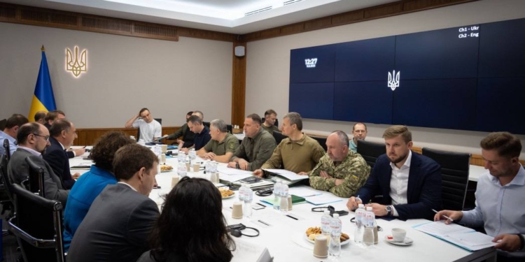 Україна розпочала переговори з Великою Британією щодо двосторонньої угоди про надання безпекових гарантій (ФОТО)