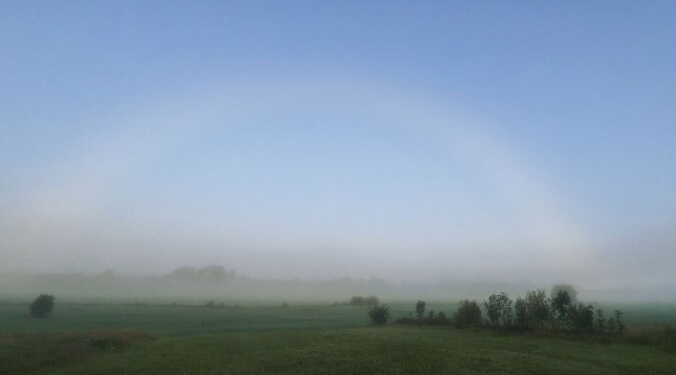 У Латвії сфотографували рідкісне природне явище – білу веселку (ФОТО)
