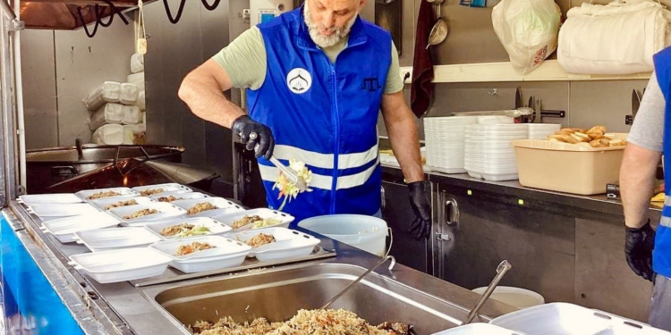 «Годуємо країну»: миколаївців запрошують скуштувати плов за кримськотатарським рецептом