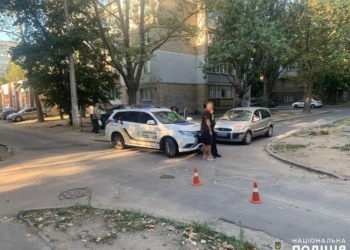 На скейті виїхав під колеса автівки: у ДТП в Миколаєві травмований семирічний хлопчик