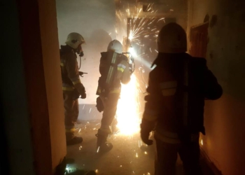 У Миколаєві на пожежі вогнеборці врятували життя 39-річному чоловікові