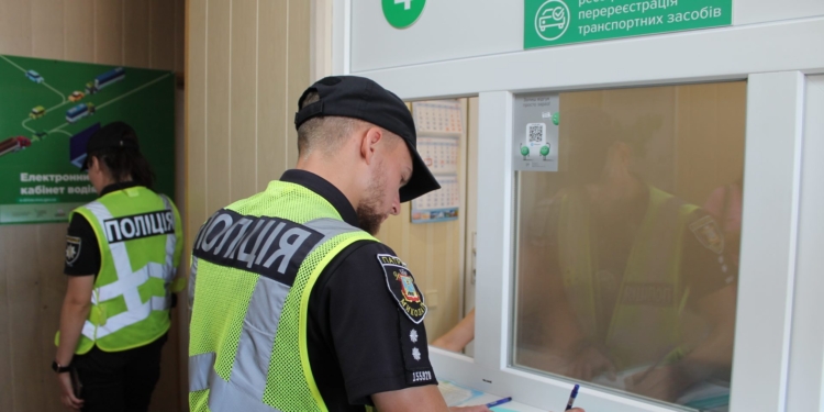 Добре, що гроші не втратив: миколаївець до купівлі автівки перевірив її у сервісному центрі МВС, а вона – у розшуку