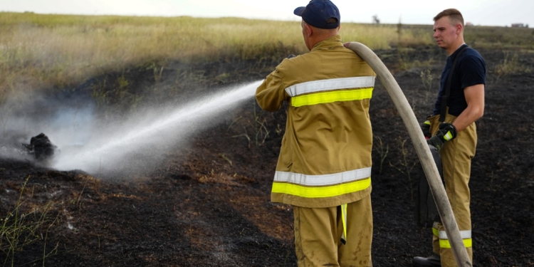 На Миколаївщині вогнеборці ліквідували 16 пожеж на відкритих територіях на загальній площі понад 20 га (ФОТО)