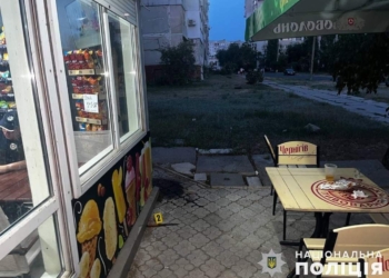 У Миколаєві два чоловіки посварились у кафе – один тепер з ножовим пораненням в лікарні (ФОТО)