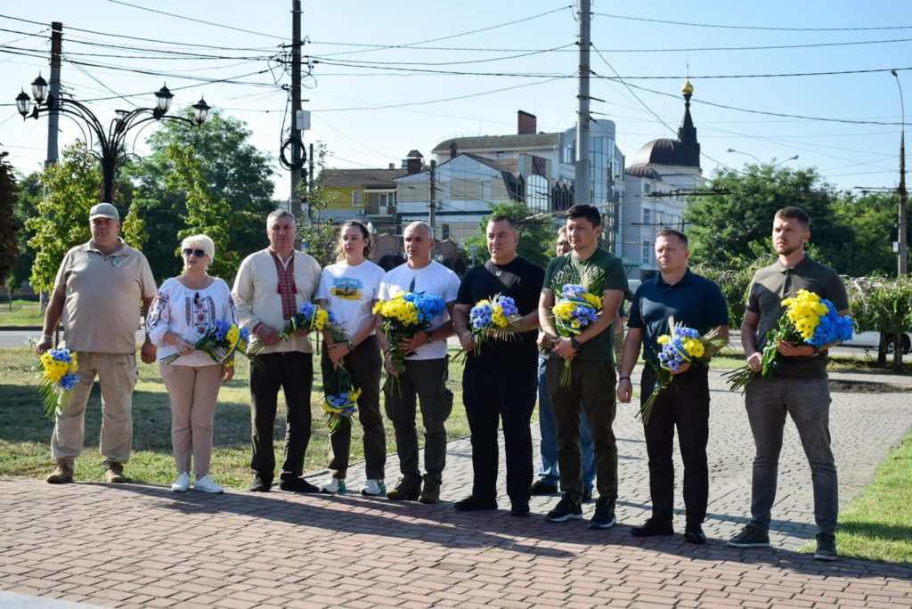 У Миколаєві підняли Державний Прапор України (ФОТО, ВІДЕО) 24