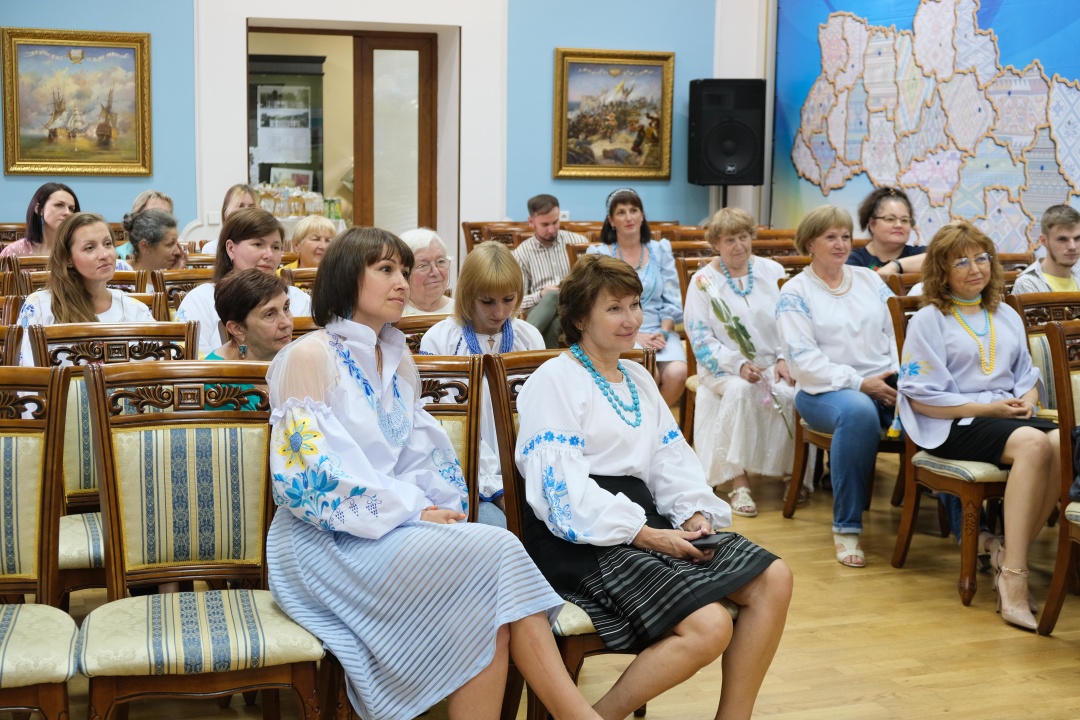 Вишиванка за мотивами таврійського розпису: бренд, створений у Миколаєві (ФОТО) 8