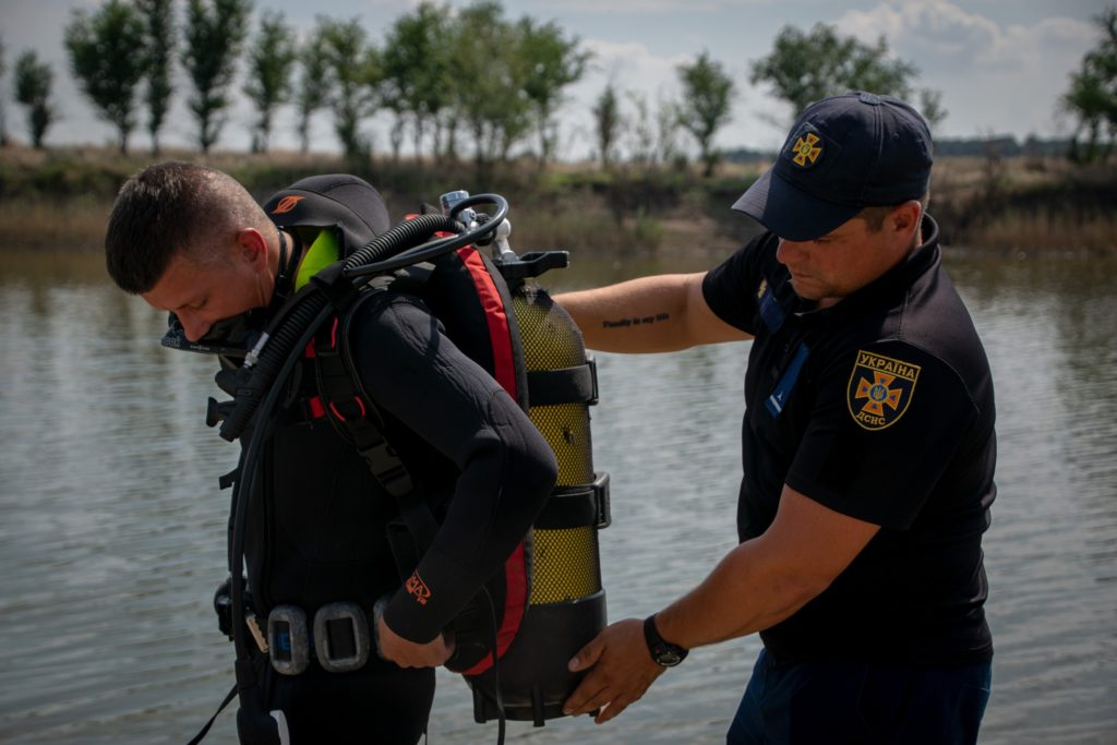 На Миколаївщині водолази-сапери ДСНС обстежили майже 20 га водної акваторії, вилучили та знищили 79 боєприпасів (ФОТО, ВІДЕО) 4