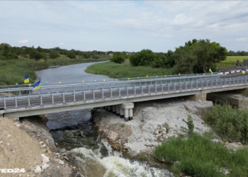 На Півдні відбудували ще один міст через  Інгулець, зруйнований війною (ФОТО)