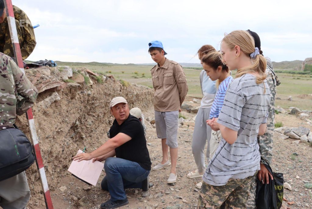 В Казахстані знайшли степову піраміду віком 4 тис.років (ФОТО) 3
