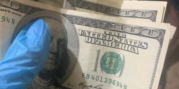 У Дніпрі викрито поліцейського, медиків та пособників, які за гроші оформляли фіктивні документи для ухилення від військової служби (ФОТО)