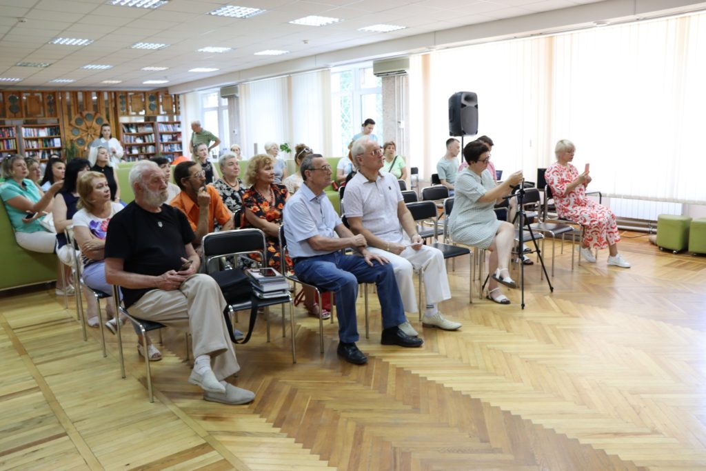 У Миколаєві відбувся вечір пам'яті відомого миколаївця, поета, воїна і волонтера Гліба Бабіча (ФОТО) 4