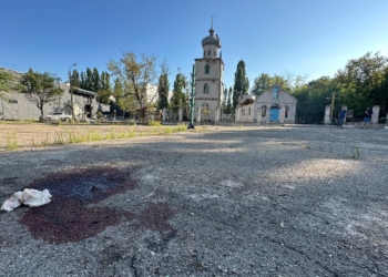 Наслідки вчорашнього ракетного удару росіян по Запоріжжю: троє цивільних осіб загинуло, дев’ять – отримали поранення (ФОТО)