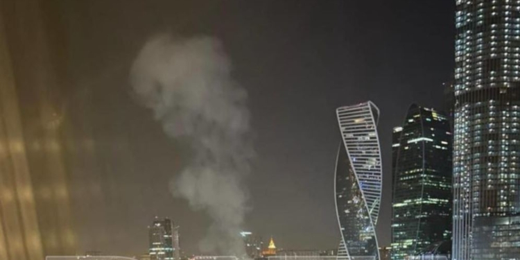 Дрон знову атакував Москва-сіті, але впав на Експоцентр (ФОТО, ВІДЕО)