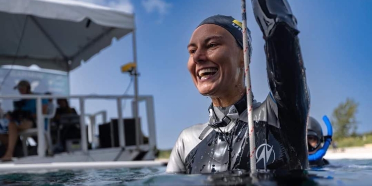 Уроженка Миколаєва Катерина Садурська стала чемпіонкою світу і встановила новий рекорд у фрідайвінгу – занурилась на 97 м (ФОТО)