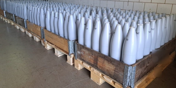 «Українська бронетехніка» доставила в Україну перші кілька тисяч 122-мм снарядів, виготовлених у партнерстві з одним з холдингів у Східній Європі (ФОТО)