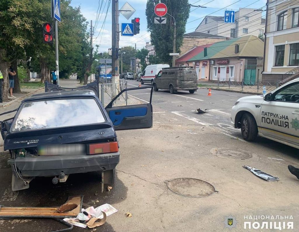 ДТП у середмісті Миколаєва: шестеро постраждалих, у тому числі троє дітей (ФОТО) 6