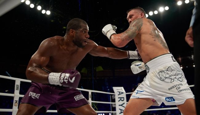 Усик переміг Дюбуа нокаутом (ВІДЕО)