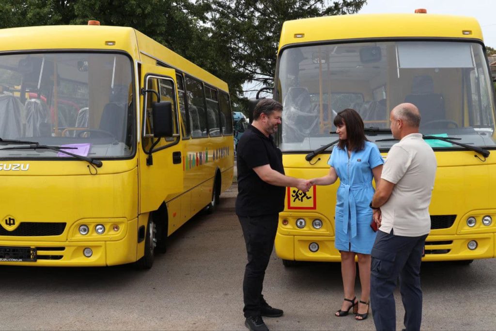 Для Миколаївщини придбано 19 шкільних автобусів – вони передані громадам (ФОТО) 8