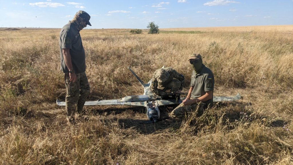 Ентузіасти з Миколаєва створили дрон «Бекфаєр», невидимий для ворожих ударів (ФОТО, ВІДЕО) 8