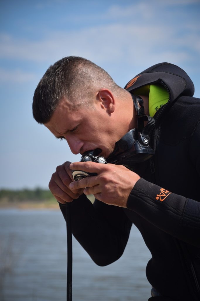 На Миколаївщині водолази-сапери ДСНС обстежили майже 20 га водної акваторії, вилучили та знищили 79 боєприпасів (ФОТО, ВІДЕО) 8