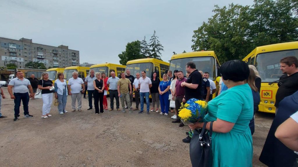 Для Миколаївщини придбано 19 шкільних автобусів – вони передані громадам (ФОТО) 10