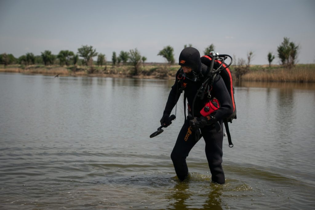 На Миколаївщині водолази-сапери ДСНС обстежили майже 20 га водної акваторії, вилучили та знищили 79 боєприпасів (ФОТО, ВІДЕО) 10