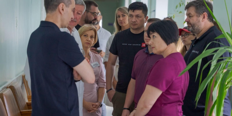 У Миколаєві побував Міністр охорони здоров’я: відкрив відбудований казахськими партнерами травмпункт ЛШМД і побував в двох лікарнях (ФОТО)