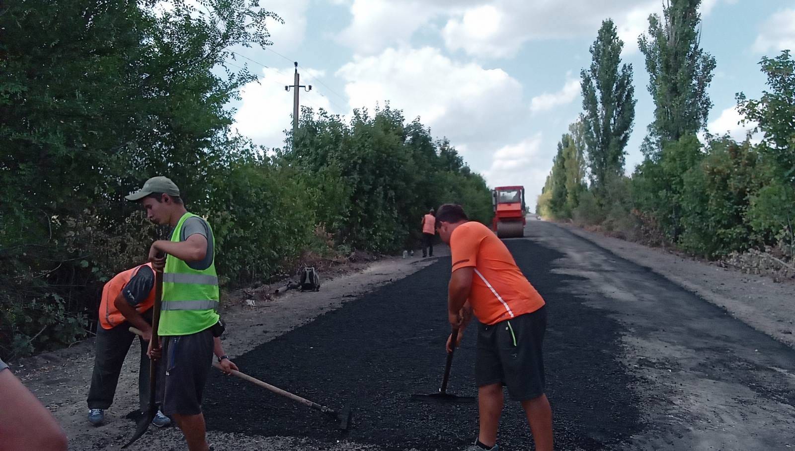 Минулого тижня ремонтні роботи проводились на ділянках чотирьох місцевих автодоріг Миколаївщини (ФОТО)
