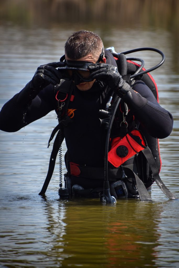 На Миколаївщині водолази-сапери ДСНС обстежили майже 20 га водної акваторії, вилучили та знищили 79 боєприпасів (ФОТО, ВІДЕО) 12