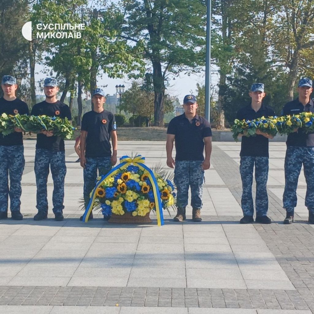 Ціна свободи: у Миколаєві вшанували пам’ять воїнів, які загинули у російсько-українській війні (ФОТО) 12