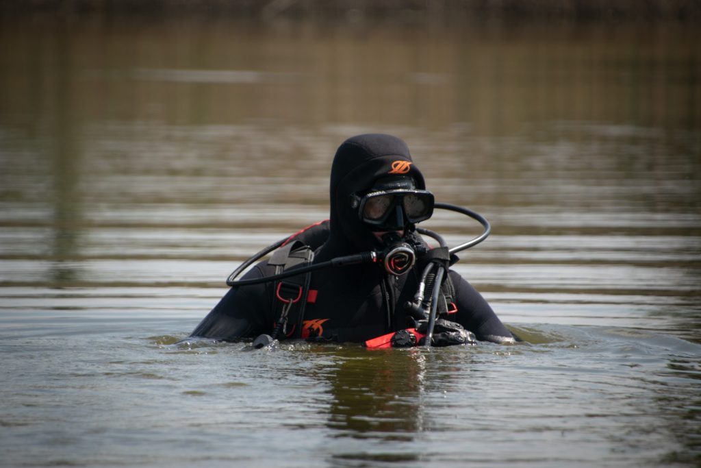 На Миколаївщині водолази-сапери ДСНС обстежили майже 20 га водної акваторії, вилучили та знищили 79 боєприпасів (ФОТО, ВІДЕО) 16