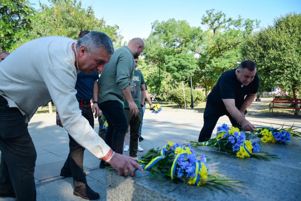 У Миколаєві підняли Державний Прапор України (ФОТО, ВІДЕО) 16