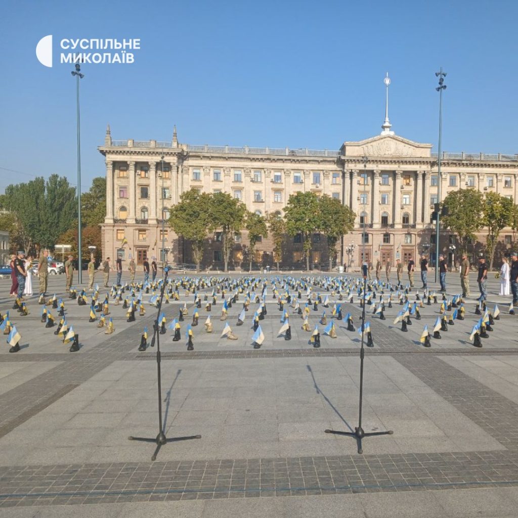 Ціна свободи: у Миколаєві вшанували пам’ять воїнів, які загинули у російсько-українській війні (ФОТО) 16