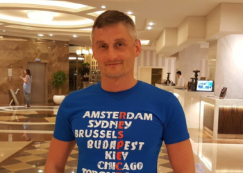 Новим “слугою” в Раді замість Холодова став адвокат Тарарін, не чужий 95 кварталу