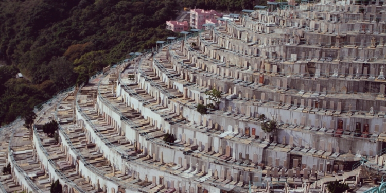 Земля і люди. Китай відмовляється від традиційних поховань на користь цифрових цвинтарів (ФОТО)