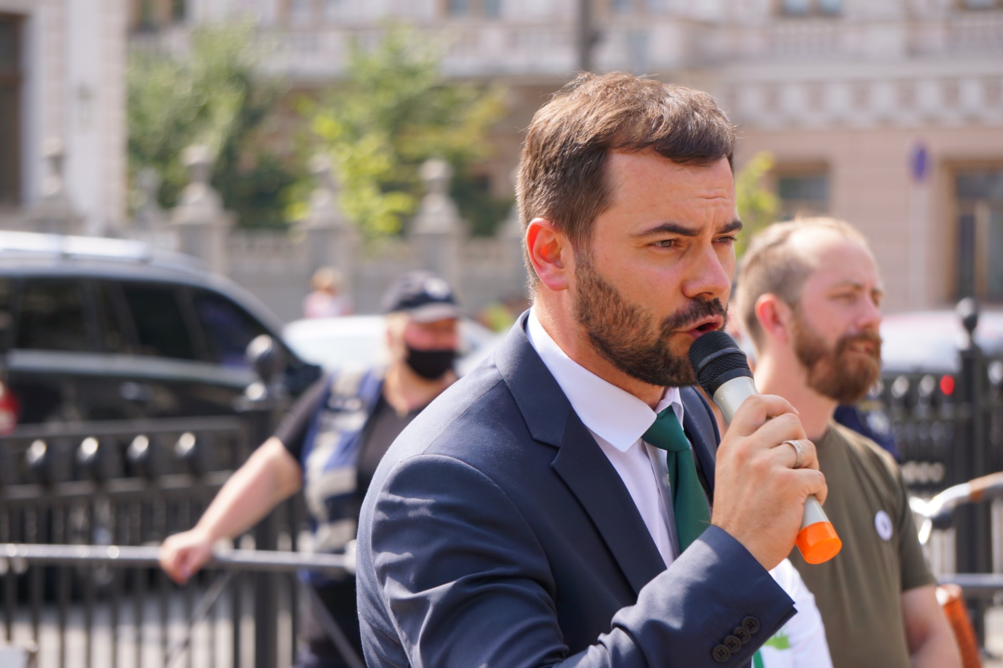 “Нас або свої військові розстріляють, або ми не зможемо тут жити”, – одкровення “слуг” про корупцію у фракції