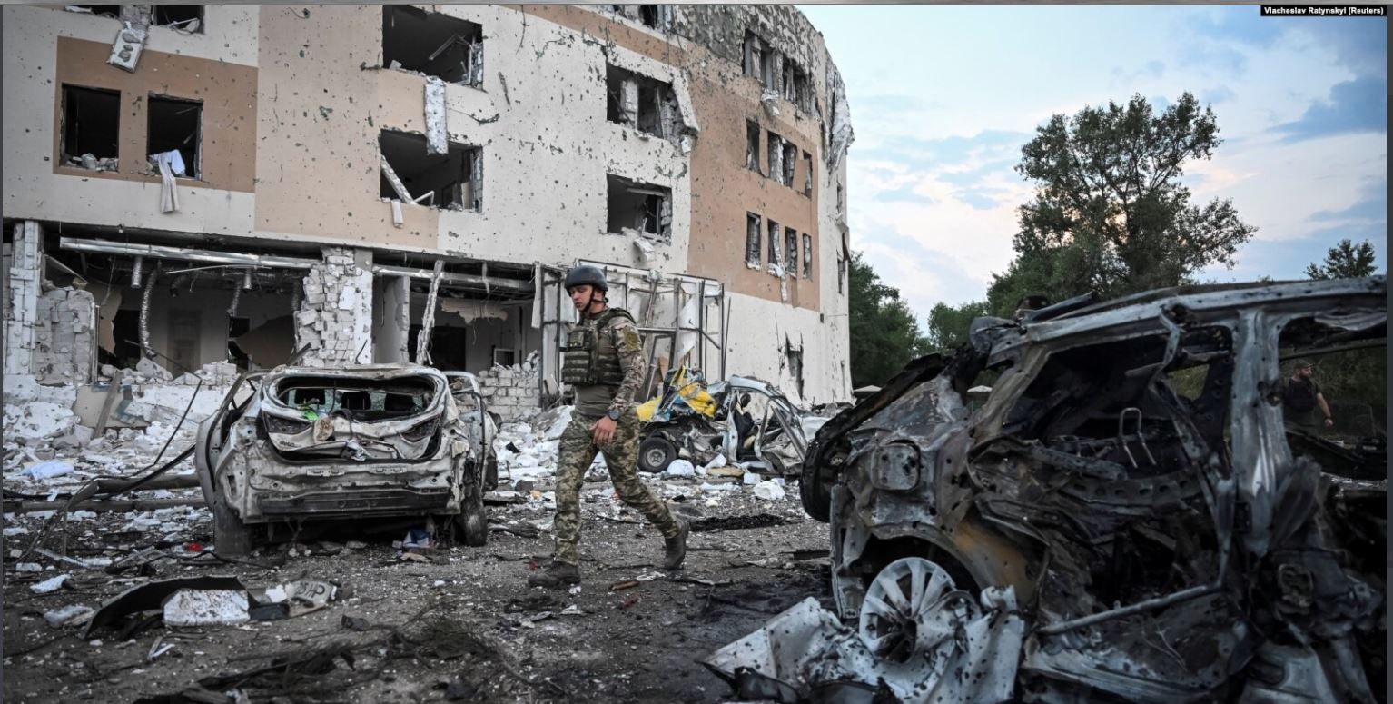 Росія використовує для ударів по Україні ракети “з коліс”, деякі паяють в ручному режимі, – експерт (ВІДЕО)