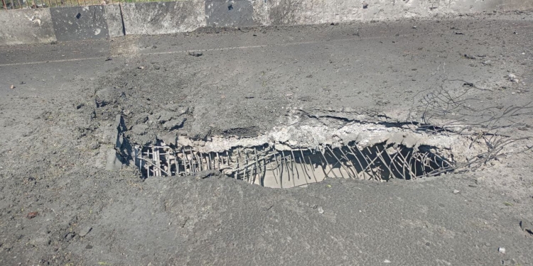 ЗСУ вдарили по Чонгарському мосту і через протоку Тонку в Генічеську (ФОТО)