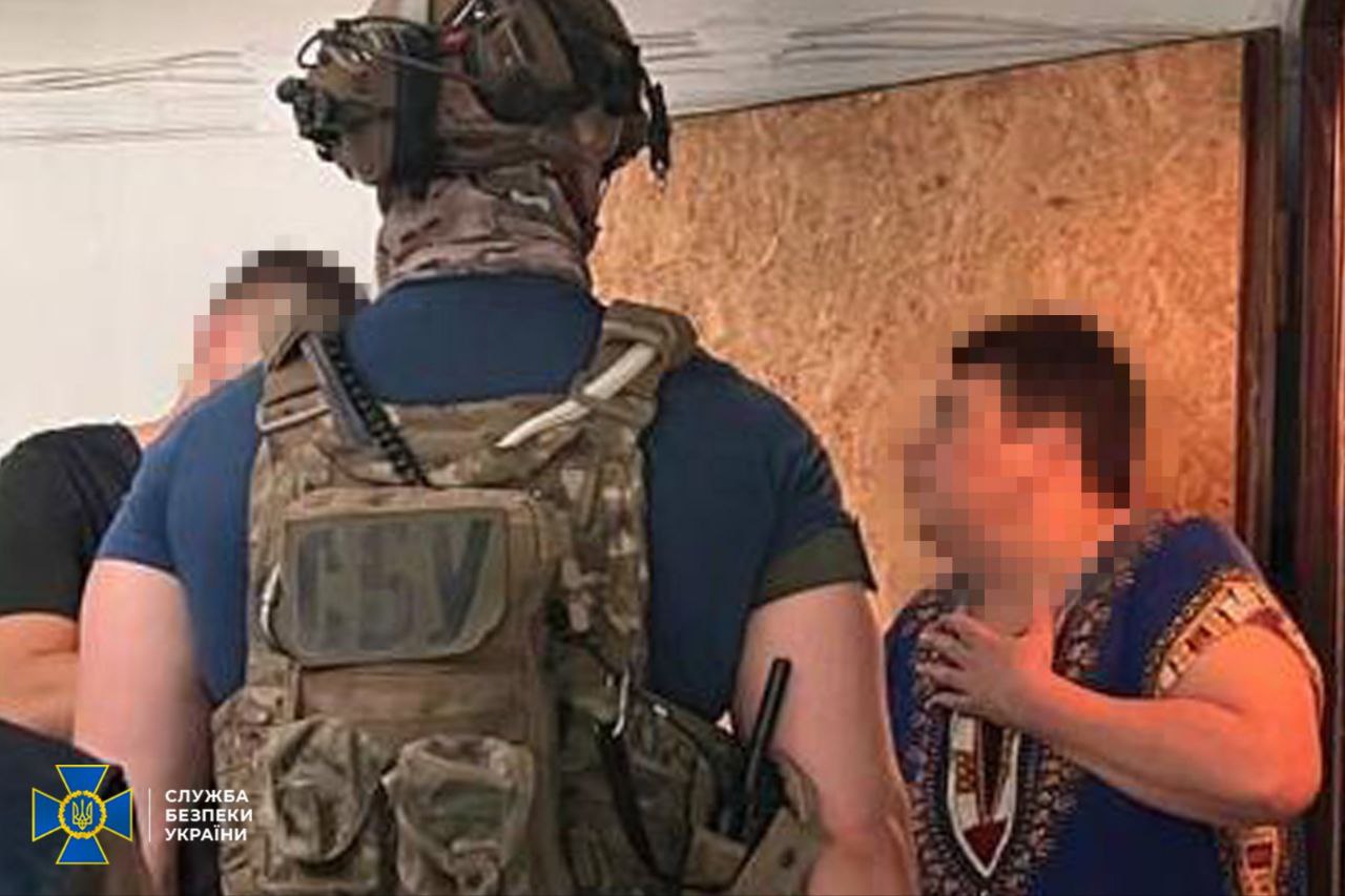 СБУ затримала у Миколаєві двох посадовиць обленерго – хотіли в окупацію і щоб України не було (ФОТО, ВІДЕО)