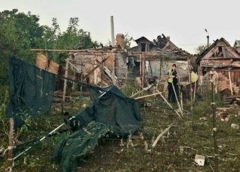 Ранковий ракетний удар по Кривому Рогу – 20 будинків пошкоджено, є поранений (ФОТО)