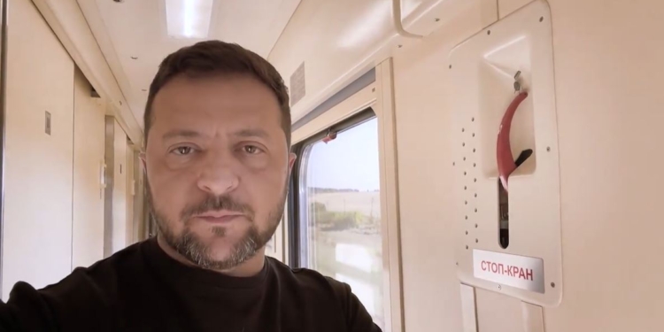 Досвід бригад і підготовка воїнів, – Зеленський про візит на південний фронт (ВІДЕО)