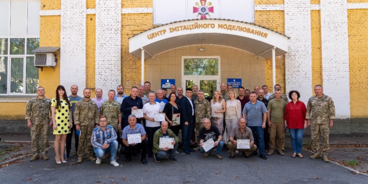 Перші 26 ветеранів війни пройшли навчання і викладатимуть початкову військову підготовку в школах