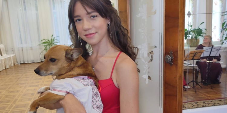 Субота весільна: у Миколаєві обручки молодятам приніс їх пес (ВІДЕО)