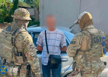СБУ викрила агентів ГРУ на оборонному заводі в Миколаєві – деякі консерви чекали команди роками (ФОТО, ВІДЕО)